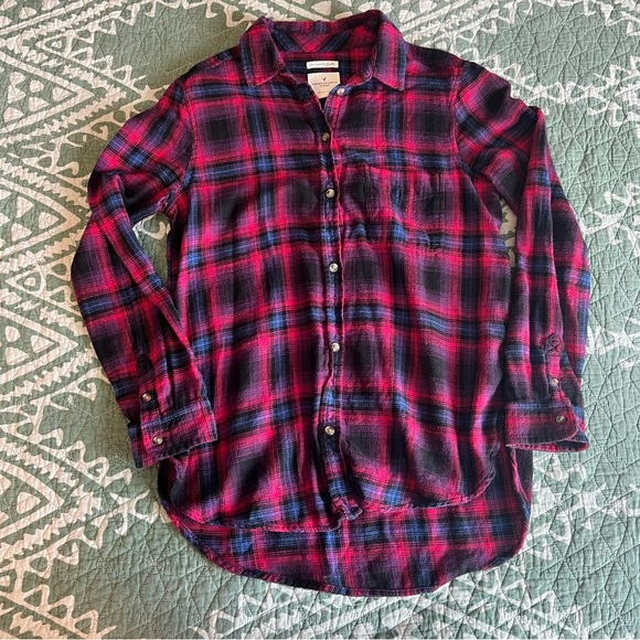 American Eagle Outfitters Tops - American eagle outfitters boyfriend fit plaid button down flannel size medium